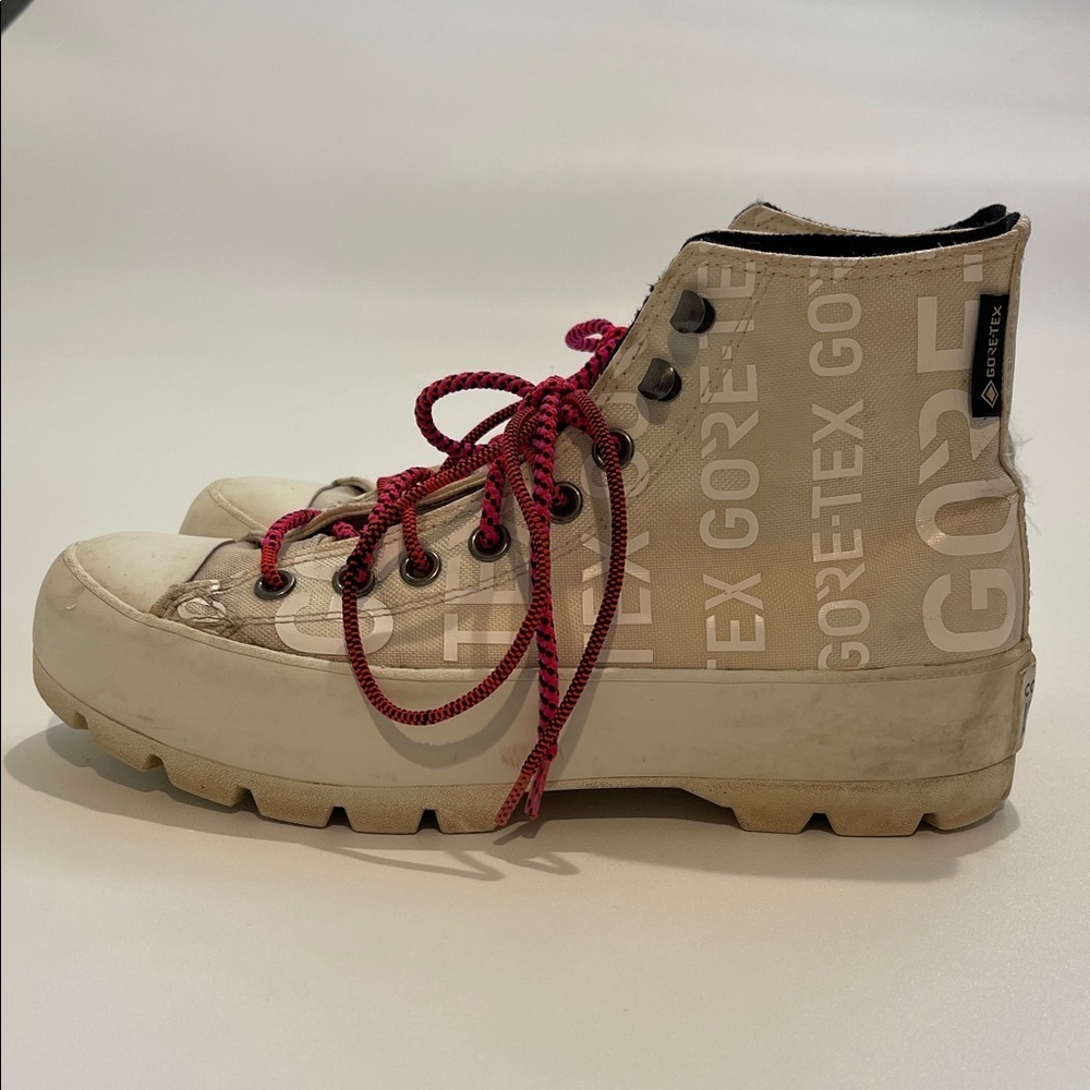 Converse Chuck Taylor Lugged Winter Goretex GTX Hi Top Pink Sneaker